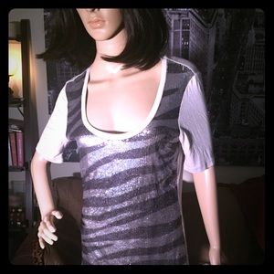 🌺SEQUIN EMBELLISHED TEE SHIRT